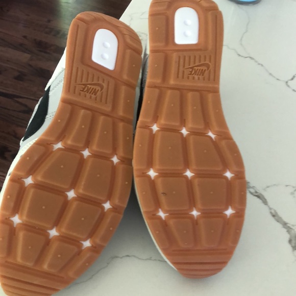 Nike Venture Runner - Picture 10 of 10